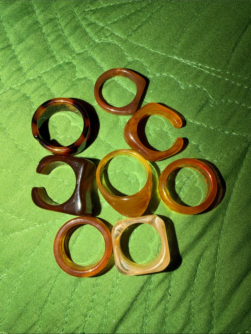 Assorted Vintage Tortoiseshell Resin Rings - Lot of 7